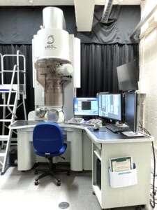 Ultra-high resolution transmission electron microscope JEM-ARM200F ColdFE