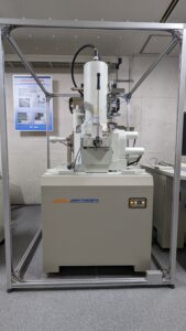 Low damage scanning analytical electron microscope (JSM-7500FA)